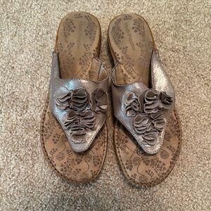 Hush Puppies Silver Tan Sandals with Floral Embellishments